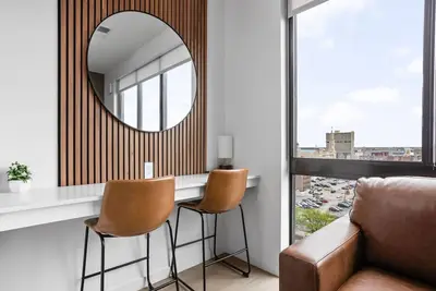 Image de Lux Downtown High-Rise Condo | Packed w/ Amenities