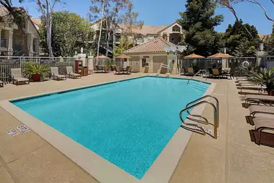 Image de 1 Bedroom King Suite at Hyatt House Belmont/Redwood Shores, Outdoor Pool