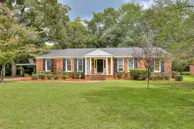 Image de Whispering Pines-Golf/Bruce's Field/Horse District