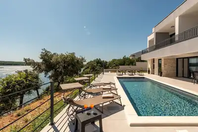 Image de Belle maison à Posedarje