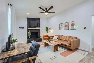 Image de Cozy 2br Duplex in North Austin Furnished & Pet Friendly