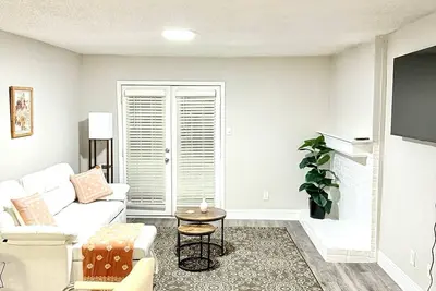 Image de Quiet and Central 1-bedroom apartment near hospital and Tollway