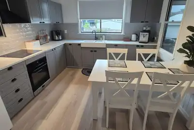 Image de 4-bedroom house including separate 30m2 studio in amazing Manly