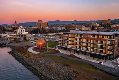 Image de 1025 Luxe • 2br • Waterfront District • Close to Downtown & Wwu