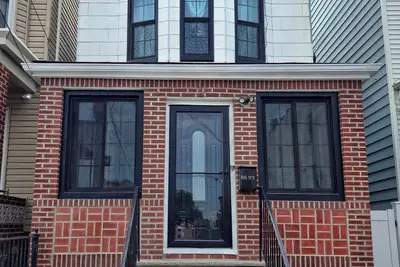 Image de Charming 3-Room House Near Subway – Convenient & Comfortable Living