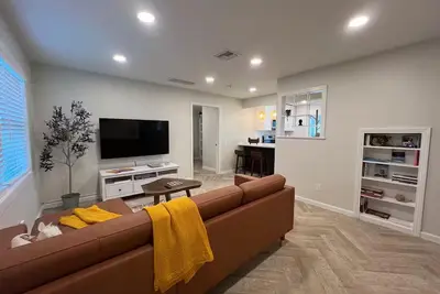 Image de Best house! Close to Dunedin and Clearwater beaches!