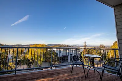 Image de Muswellbrook Villa 32 - Spacious, Comfy, Full Amenities - Shared Garden and Pool