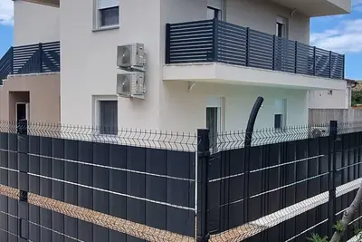 Image de Appartement de deux chambres avec air conditionné Vir - Lozice, Vir (A-24328-a)