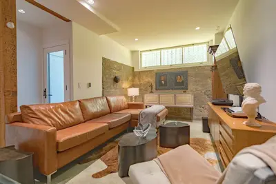 Image de Pvt Lux Boutique Suite with Lush Patio: Historic San Francisco - 99 Walk Score