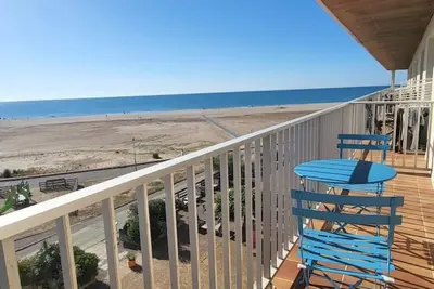 Image de Un T2 sur la plage de Saint Pierre la mer!