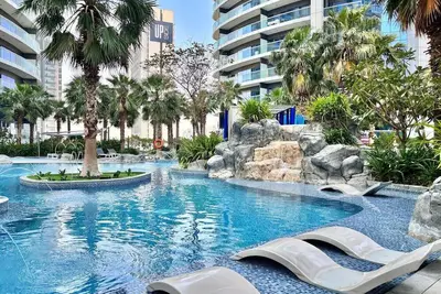 Image de Modern 2br Luxe — City Views & Sparkling Pool in Prestigious Area