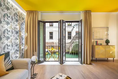 Image de Modern Apartment with View on St. John and Paul