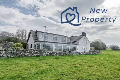 Image de Fox's Lair Farmhouse - sleeps 6 guests  in 3 bedrooms