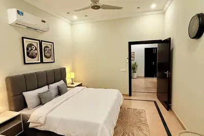 Image de Designer & Spacious 2bhk Private Suite