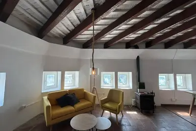 Image de Amazing 2 bedroom Atic - C5