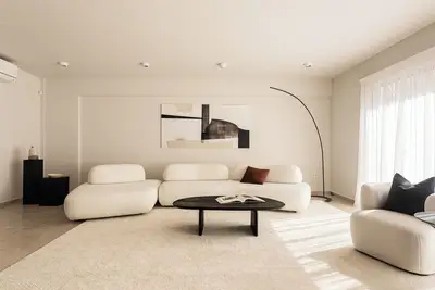 Image de Lush 5 Bed Sublime Townhouse by Zoia Living