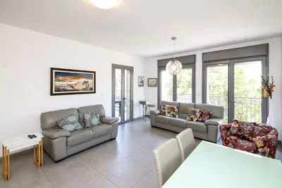 Image de Rav Kook - Deux Chambres Appartement, Couchages 4