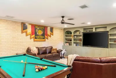 Image de Spacious 3br Retreat - Pool Table, Gazebo, Yard