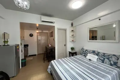 Image de Marvinn's by Lvh - 150 Newport Boulevard. Near Naia T3! Free Wifi/Netflix/Pool