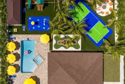 Image de Private Splash Pad, Pickleball, Htd. Pool, Hot Tub