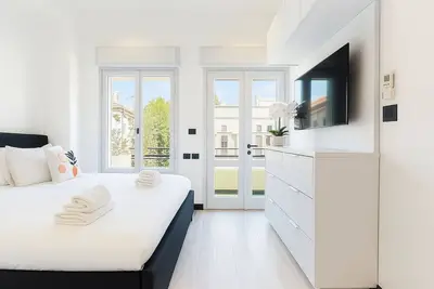 Image de Miklat New 1br #Rothschild & Balcony | SweetyGuest