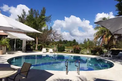 Relaxing 2 bedroom apartment in Cancun.