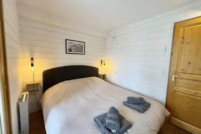 Image de Chalet, à 200m des pistes de ski, vue montagne, terrasse, balcon, cheminée ou poêle à bois