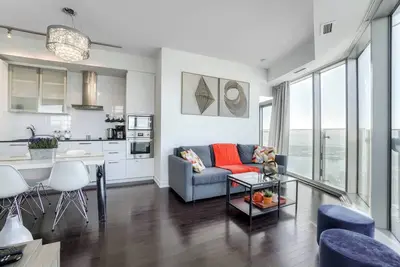 Image de 2br Condo + Free Parking - Cn Tower, Ent District