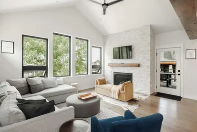 Image de Nature Views | Hot Tub | Board Games