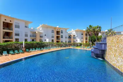 Image de BnB Homes Appartement éco avec terrasse, 2 piscines et court de tennis