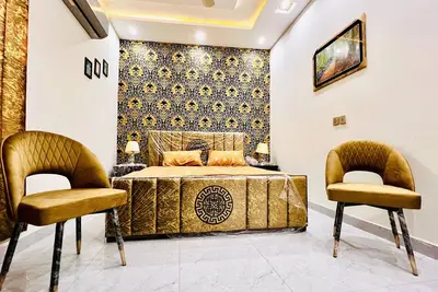 Image de Spacious 2 Bedroom Apartment with Ac and Kitchen near Mall Road Lahore