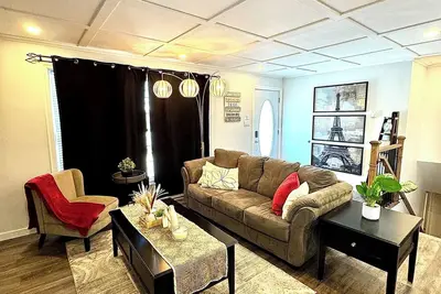 Image de 5 bedroom getaway close to big shopping giants