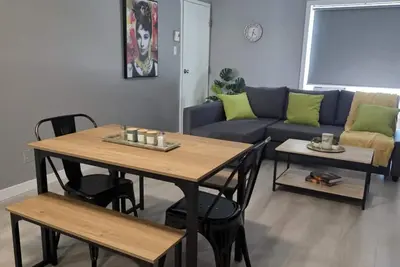 Image de Sleek & Stylish 2 bedroom unit