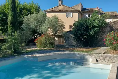 Image de Mas familial au calme proche Gordes-Roussillon-Luberon. Grande piscine privée!