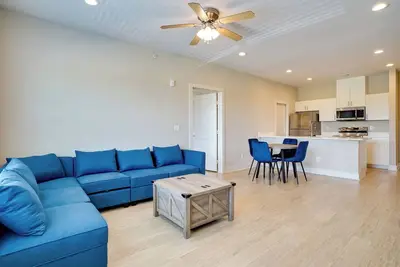 Image de Commute to Fort Worth: Newly Built Apt w/ Pool