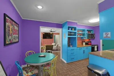 Image de Friends Tv House - Sleeps 8 - N. Jackson - So Fun