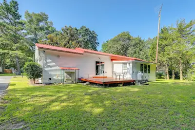 Image de 12 Mi to Dtwn Lewes & Beach: Delaware Home w/ Deck