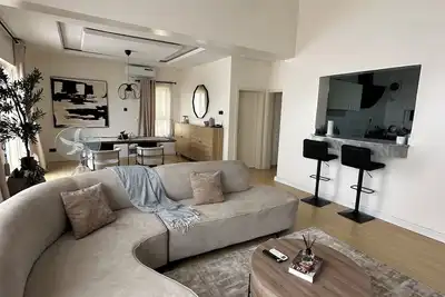 Image de Luxurious Cozy Modern 3 Bedroom Penthouse Apartment in a Secured Estate