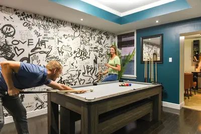 Image de King bed I 1 block to Carson l Game Room l Fire Pit l Bbq l Sleeps 10 l Ac l