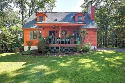 Image de Charming Getaway | Minutes from Lake Wallenpaupack