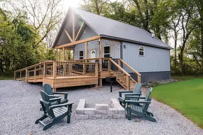 Image de Cabin w/ River Boat Ramp~Private HotTub~Sauna~Lake Cumberland~Firepit~Pickleball
