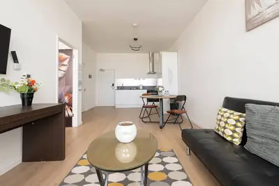 Image de Modern retreat in West Bromwich