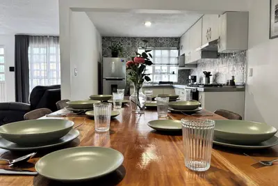 Image de Casa Tapatía Upper Floor - Centric, Family, A/C