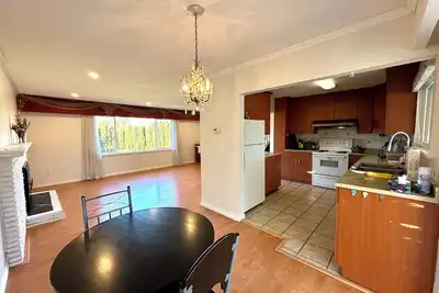 Image de Beautiful Place 3 Bedrooms with Kitchen and Laundry Near Airport, Transit & Mall