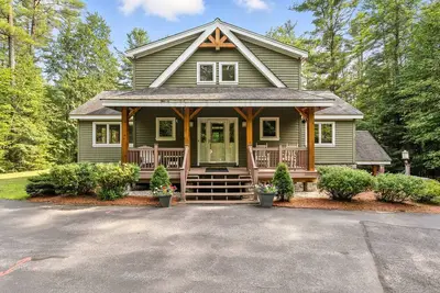 Image de Black Bear Bungalow- with Hot tub