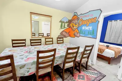 Image de Hill Nest16 Big Backyard & Parking near Downtown, Osu, I5