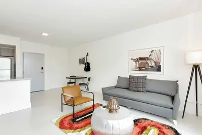 Image de Roami at Grove 27 | Coconut Grove | 1br