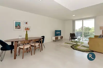 Image de Roami at Grove 27 | 15 Min to Beach | 3br