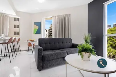 Image de Roami at Habitat Brickell | Heated Pool | 1br