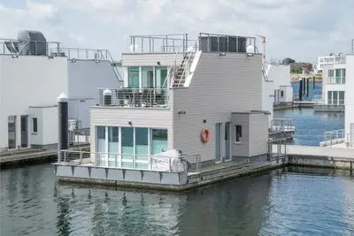 Image de Hausboot - Floating Home, Parking, Harbor View, Washing Machine, Roof Terrace